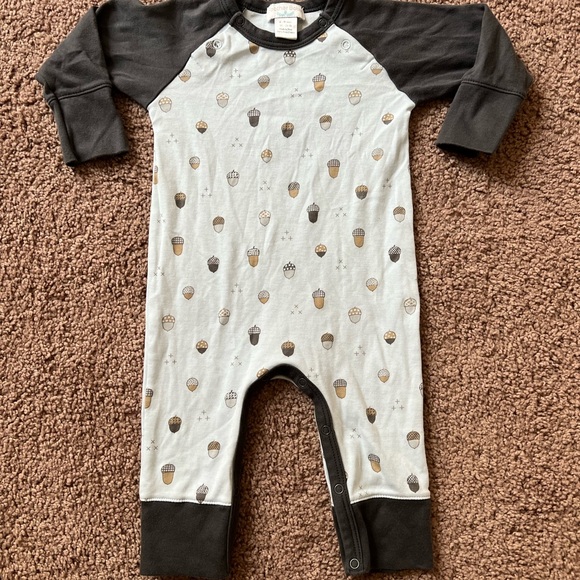 Feather Baby Outfit - Picture 1 of 4